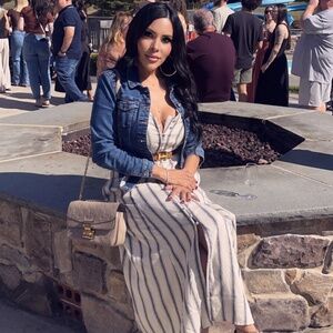 Meet your Posher, Dalia